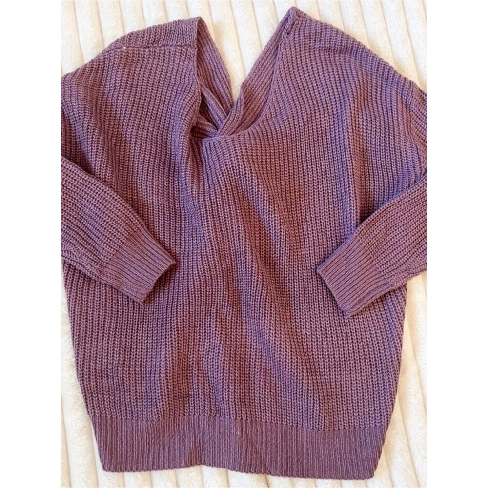 main strip open back sweater size small